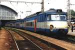 BR 451, 452 452 012-8/051 022-1/451 018-1 und 451 093-3/051 035-9/451 020-1 mit Zug Praha-Hlavni-Beroun auf Bahnhof Praha-Hlavni am 8-5-1995. Bild und scan: Date Jan de Vries. 
