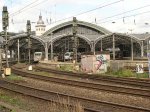 BR 401 (ICE 1 Z�ge) ICE1 und ICE3 stehen am 22.7.2009 im K�lner Hauptbahnhof zur Ausfahrt bereit.