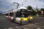 Berlin Zwei GT6 treffen sich mitten auf der Kreuzung. An dieser Stelle einen liebevollen Gru� zur�ck an den Chauffeure. Aufgenommen am 12.07.2009