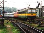 163 014-4 und 372 013-5 mit Zug Decin-Praha-Masarykovo auf Bahnhof ...