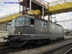 Re 4/4 11161 als Zugschluss verl�sst sie den HB Z�rich ...