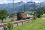 re-425-bls Re 4/4 163 f�hrt am 20.7.09 mit einem Regionalzug von Interlaken her kommend ihrem Ziel Spiez entgegen.