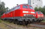 Die 218 374-7 und 218 321-8 abgestellt in Hamburg Klostertor ...