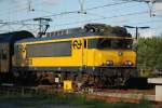 NS 1713 mit ein Regionalzug nach Utrecht bei einen kurzen ...