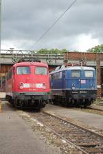 Zwei alte Damen eintr�chtig nebeneinander im BW Stuttgart bei der ...