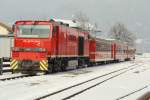 zillertalbahn D15 mit personenzug in Strass am Ziller bahnhof.12.02.2009