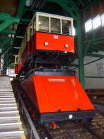 OBS - Oberweisbacher Berg- und Schwarzatalbahn Hier der Triebwagen der Oberweisbacher Bergbahn auf der G�terb�hne am 5.2.09 in der Bergstation Lichtenhain.
