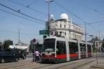 ULF A Nr. 15 f�hrt an der Sternwarte Urania vorbei ...