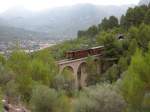 Ferrocarril de Soller Tw2 auf der Fahrt nach Soller am Viadukt von Monreals (06.07.2009)