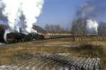 QJ QJ 2590 + QJ 6893 + Schublok QJ 1764  bei Nancha  14.03.94