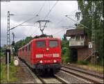 151 069 mit einem Lokzug bestehend aus 140ern Richtung Gladbach ...