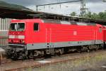 Die 143 292-1 steht ...  Eric Otten 28.07.2009