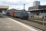 ae-6-6--ae-610 Dieser Tag war wohl mein Gl�ckstag: Drei Ae 6/6 an einem Tag, und dann auch noch in drei verschiedenen Ausf�hrungen, das geschieht auch nicht alle Tage. Am 24.7.09 rollte die Ae 6/6 11501 mit einem G�terzug durch Basel Bad Bf.