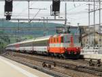 SBB - Re 4/4 11109 vor Schnellzug bei der Durchfahrt ...