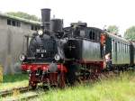 Dampflok 91 134 -DR- dr�ckt ihrem Sonderzug im Bahnhof Rehna ...