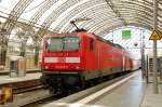 143 243 steht mit einem Regionalzug im Dresdener Hbf. In ...