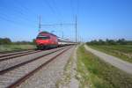 Die Re 460 095-3 Bachtel zieht ihren IR 2136 in ...