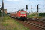 BR 143 mit Zugen DB 143 567-6 mit dem RE7 nach W�nsdorf-Waldstadt (Berlin Sch�nefeld, 01.08.2009)
