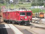 e-loks-gem-4-4-801-802 Hier eine Regionalbahn nach Tirano, bei der Einfahrt am 24.7.2009 in Poschviao.