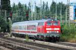 BR 218 mit Zugen Zwanzig Minuten sp�ter fuhr 419 mit dem RE 27027 nach Passau ein. Die Wagen werden jedes Wochenende nach Passau �berf�hrt und an den IC nach Hamburg geklemmt