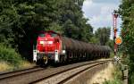 BR 295 295 066-5 am 28.07.2009 mit einem G�terzug Richtung S�den bei der Ausfahrt aus dem Bahnhof von Hemmingstedt