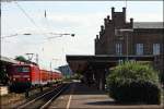 BR 143 mit Zugen 143 351 mit dem RE14213 nach Braunschweig in Minden 31.7.2009