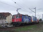 Re 421 388-0 am 7.4.05 in Haltingen  ...