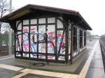 Graffiti am Haltepunkt Dallgow-D�beritz am 8.4.2005. 5 Tage sp�ter wurden ...