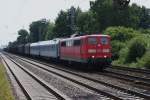 BR 151 Ein gemischter G�terzug,inklusive zwei Personenwagen gezogen von der 151 146-8 konnte ich am 04.07.2009 kurz vor dem S-Bahnhof Dedensen/G�mmer fotografieren.
