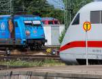 Drei Gesichter und Killroy. Und die Unicef-Lok sieht schon �hnlich ...