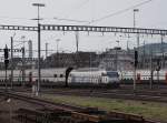 Die Re 460 101 (HOPP SCHWIIZ) am 01.07.2009 bei der ...