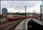 Einfahrt einer S-Bahn in den Lehrter Bahnhof. Berlin am 27.09.08
(um ...