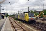 Lokomotion-Doppel E189 903 + 910 passieren den M�nchner Heimeranplatz in ...