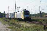 ES 64 U2-011 der TX Logistik mit einem G�terzug,bei der ...