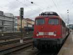 110 497-5 mit RB nach Donauw�rth in Regensburg Hbf, 18.07.2009 ...