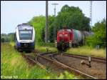 Hier trifft das Industriegleis Wilhelmshaven auf die Strecke Sande/Esens wo ...