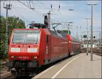 BR 146 mit Zugen 146 030 mit dem RE5 nach Emmerich bei der Einfahrt von K�ln Hbf 6.8.2009