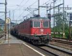 SBB-Cargo: Mit einem Kesselwagenganzzug durchf�hrt die Re 6/6 11608 Wetzikon  ...