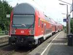 Alte Doppelstockwagen best�ckten am 31.7.2009 diese RB in Dresden-Stetzsch.  ...