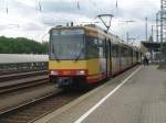Karlsruher Stadtbahnwagen (GT8-100D-2S/M) auf der Linie S32 am Karlsruher HBF ...