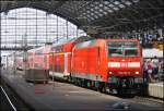 146 012 mit dem RE10125 nach Hamm in K�ln Hbf ...