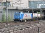 CFL Cargo 185 523-8 f�hrt am 06.08. 09 mit dem RoadRunner ...