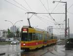 strasenbahn-basel-bvb-blt Linie 11 bei der Einfahrt in die Haltestelle Dreispitz am 8. August 2009.