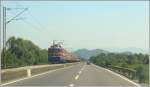 Sonstige Kurz hinter dem Skutarisee kam mir diese Doppelf�hrung mit 461-041 entgegen. Zum Anhalten war keine Zeit und kein Platz, somit ein Schuss durch die Windschutzscheibe. (31.07.2009)