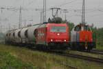 br-185-private HGK 2051 (185 582) trifft am 11.8.09 NbE 212 121 in Ratingen-Lintorf