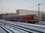 Ein Karlsruher Steuerwagen am 09.01.2009 abgestellt im Regensburger Hbf.  ...