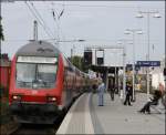 aachen RE4872 (+10) aus Gie�en mit Schublok 111 115 bei der Einfahrt in den Bahnhof Aachen Rothe-Erde 11.8.2009 