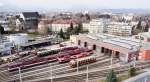 salzburg Luftaufnahme mit einem Heliumballon. Lokschuppen in Salzburg von der Regionalbahn. www.weitblick.de