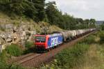 482 030 mit Kesselwagenzug am 12.08.2009 im Altm�hltal bei Dollnstein. ...