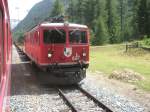 Hier ein G�terzug, dieser am 23.7.2009 in Spinas auf eine ...